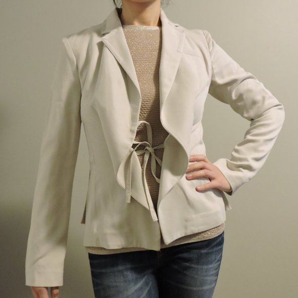 Banana Republic Soft Light Off-white Blazer Jacket with Pleated Details - Picture 5 of 13